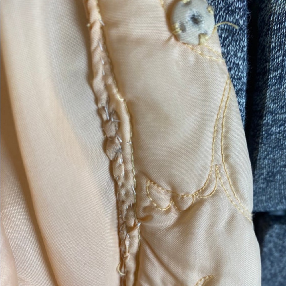 60s vintage quilted robe in peach 🍑 - Picture 9 of 9